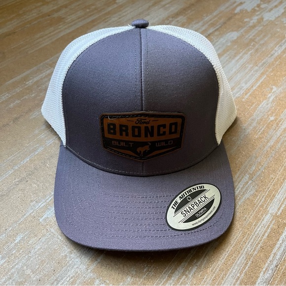 Ford Bronco Leather Patch Hat Trucker Cap Outdoor Western Hunting Snap Back NWOT - Picture 1 of 3